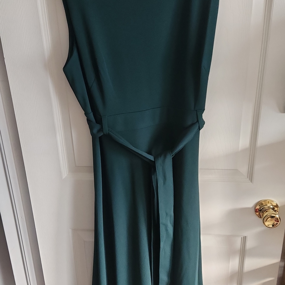 Elegant Green Sleeveless Dress
